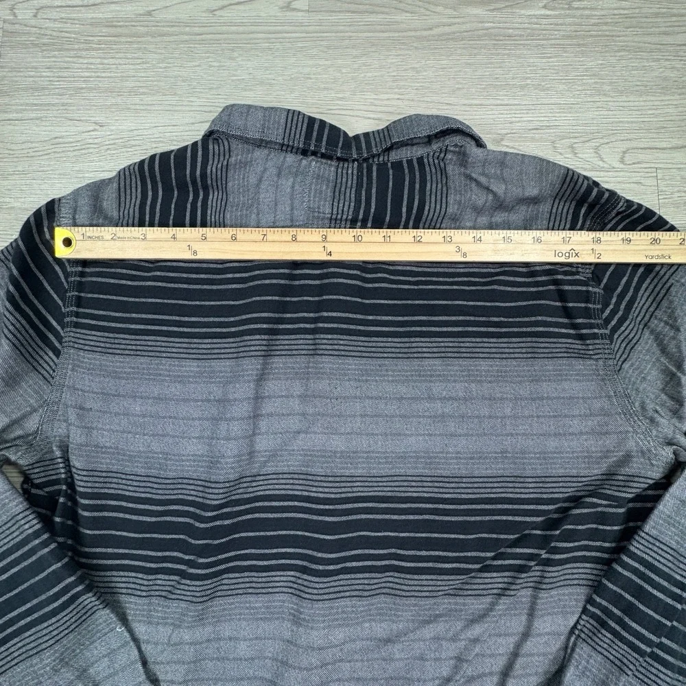 Levis *orders ship